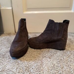 Stuart Weitzman grey suede wedge booties. Size 7